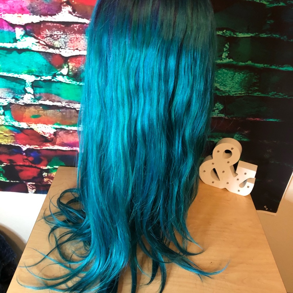 Blue green mix wig
